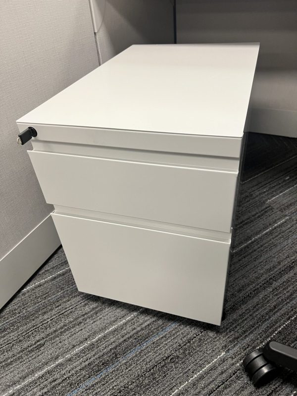 Used Knoll 6’ x 8’ Office Cubicles - Image 3