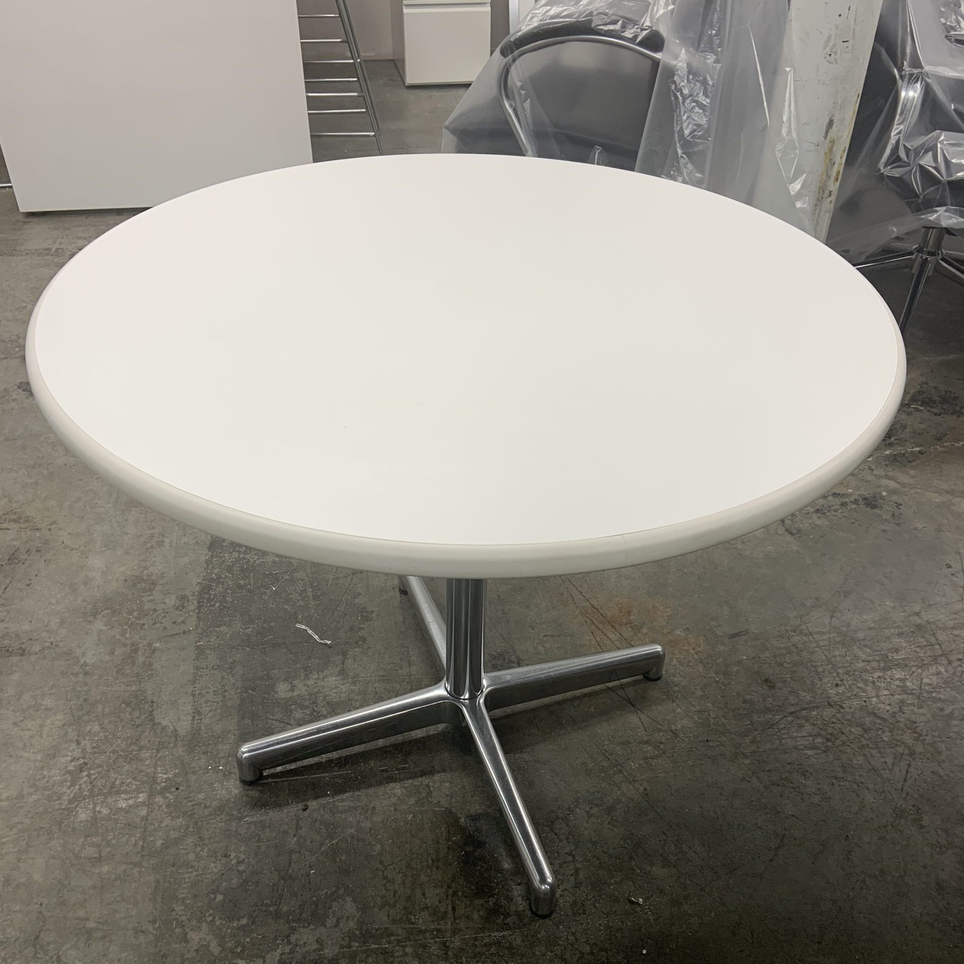48" Round Table