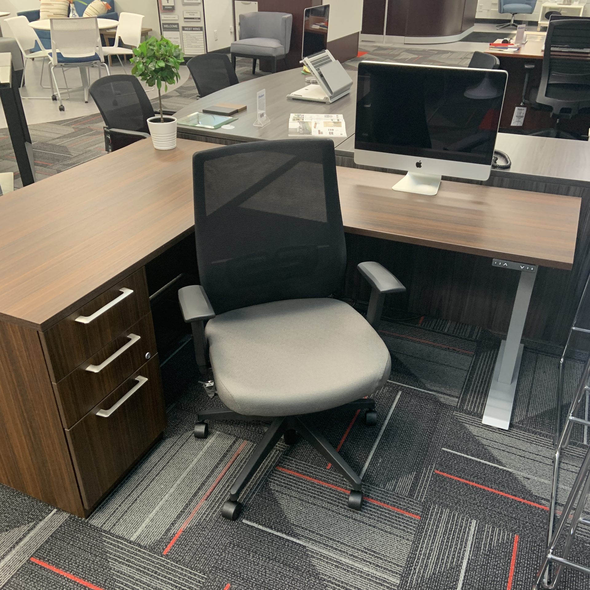 48" Round Table
